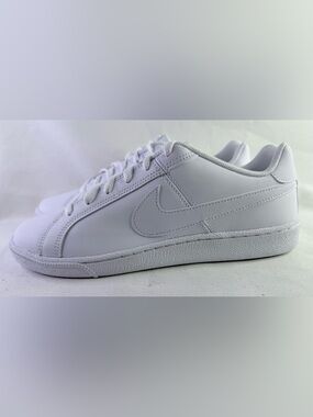 Nike Court Royale Women’s 9.5 Leather Sneakers NEW Triple White
